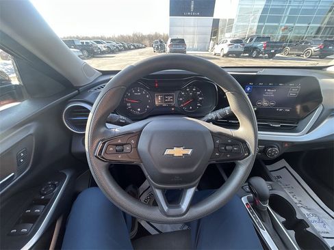 Used 2025 Chevrolet Trax LS image 11