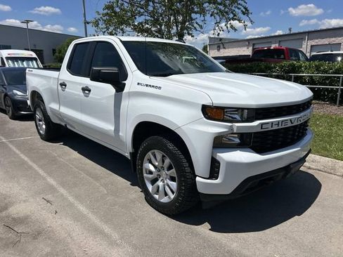 Used 2022 Chevrolet Silverado 1500 Custom w/ Safety Confidence Package AWD/4WD image 2