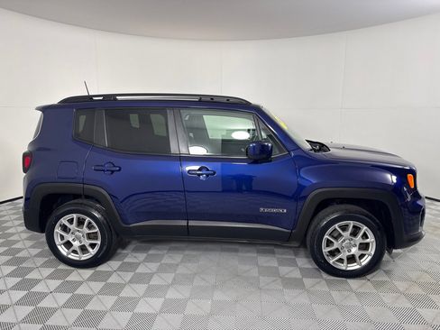 Used 2019 Jeep Renegade Latitude w/ Cold Weather Group image 4