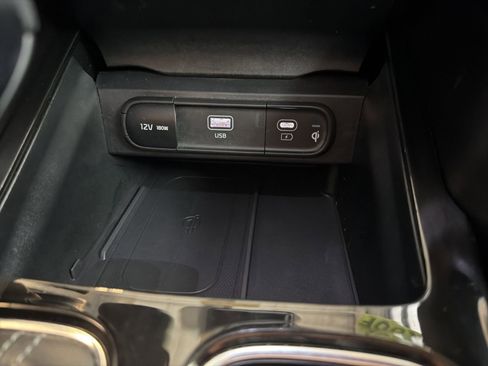 Used 2025 Kia Telluride S FWD image 28