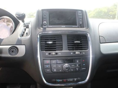 Used 2019 Dodge Grand Caravan GT FWD image 14