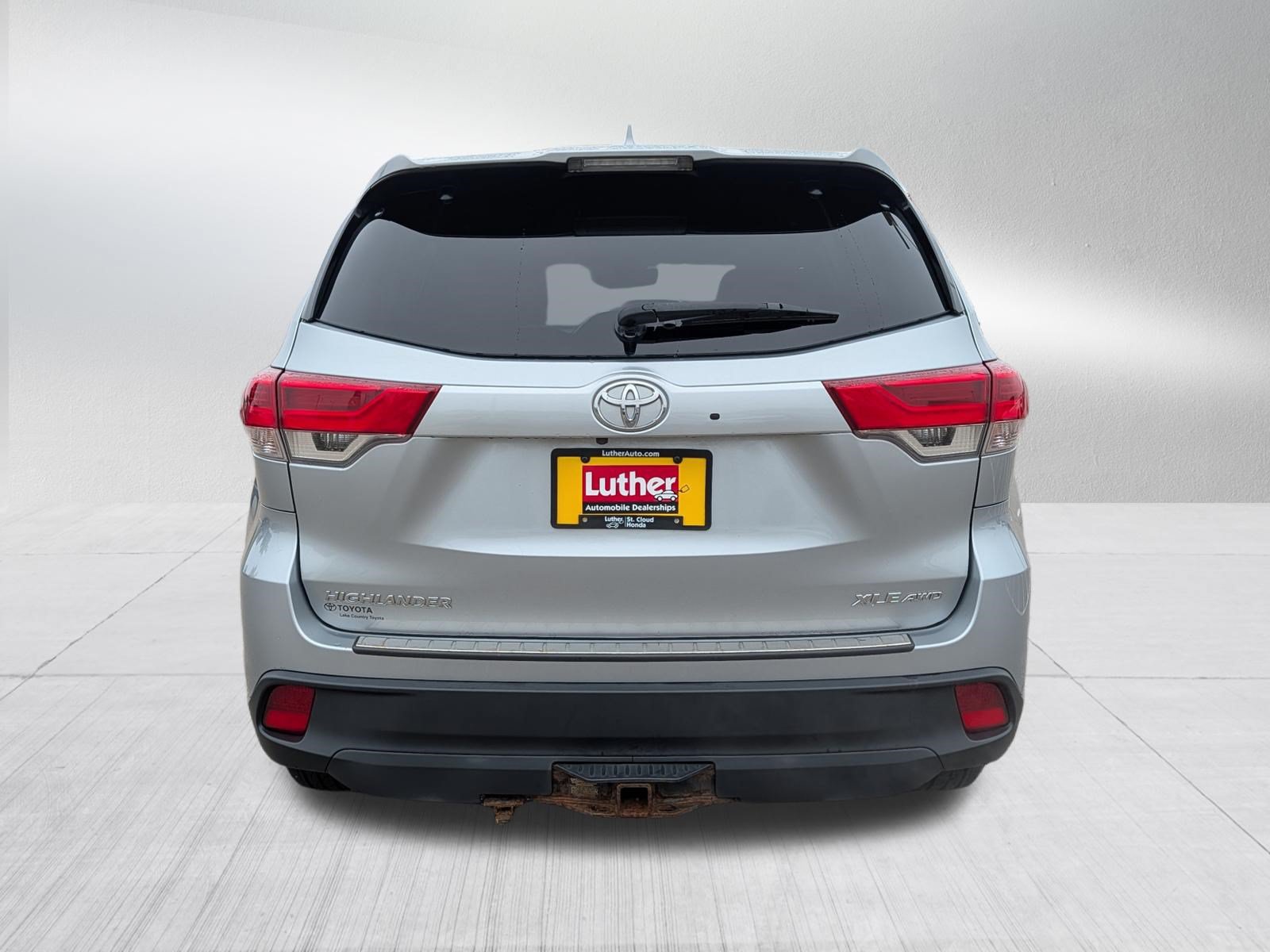 Used 2019 Toyota Highlander XLE AWD/4WD image 6