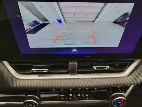 Used 2025 Chevrolet Equinox LT image 14