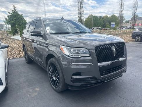 Used 2024 Lincoln Navigator Black Label AWD/4WD image 3