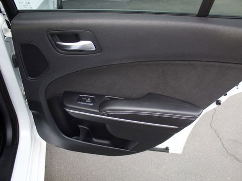 Used 2018 Dodge Charger SRT w/ Harman/Kardon Audio Group image 28