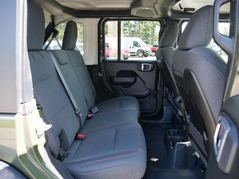 Used 2024 Jeep Wrangler Unlimited Rubicon image 16