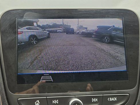 Used 2020 Chevrolet Malibu LT FWD image 25