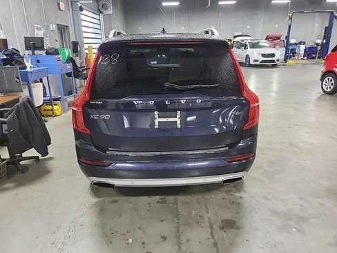 Used 2017 Volvo XC90 T6 Momentum w/ Vision Package image 5