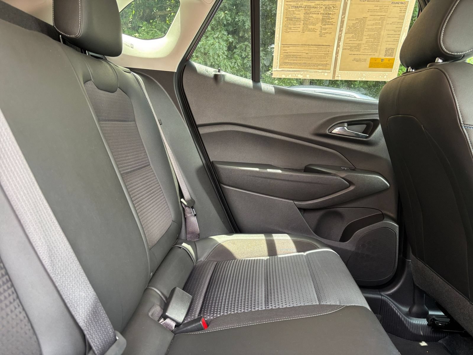 Used 2025 Chevrolet Trax LT FWD image 39