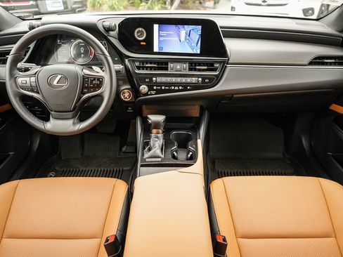 Used 2025 Lexus ES 350 w/ Accessory Package (Z2) FWD image 13
