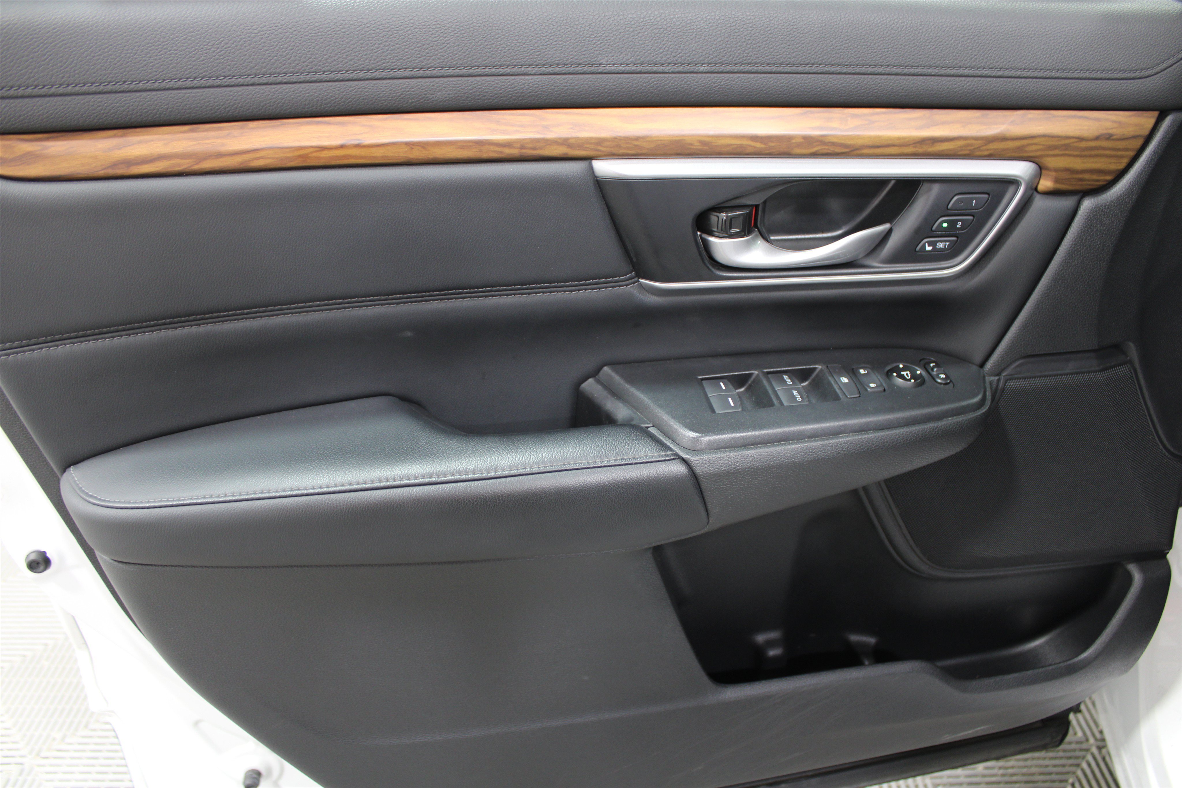 Used 2021 Honda CR-V Touring image 6