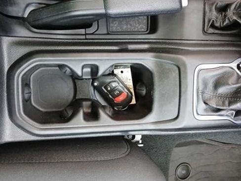 Used 2022 Jeep Gladiator Sport AWD/4WD image 39