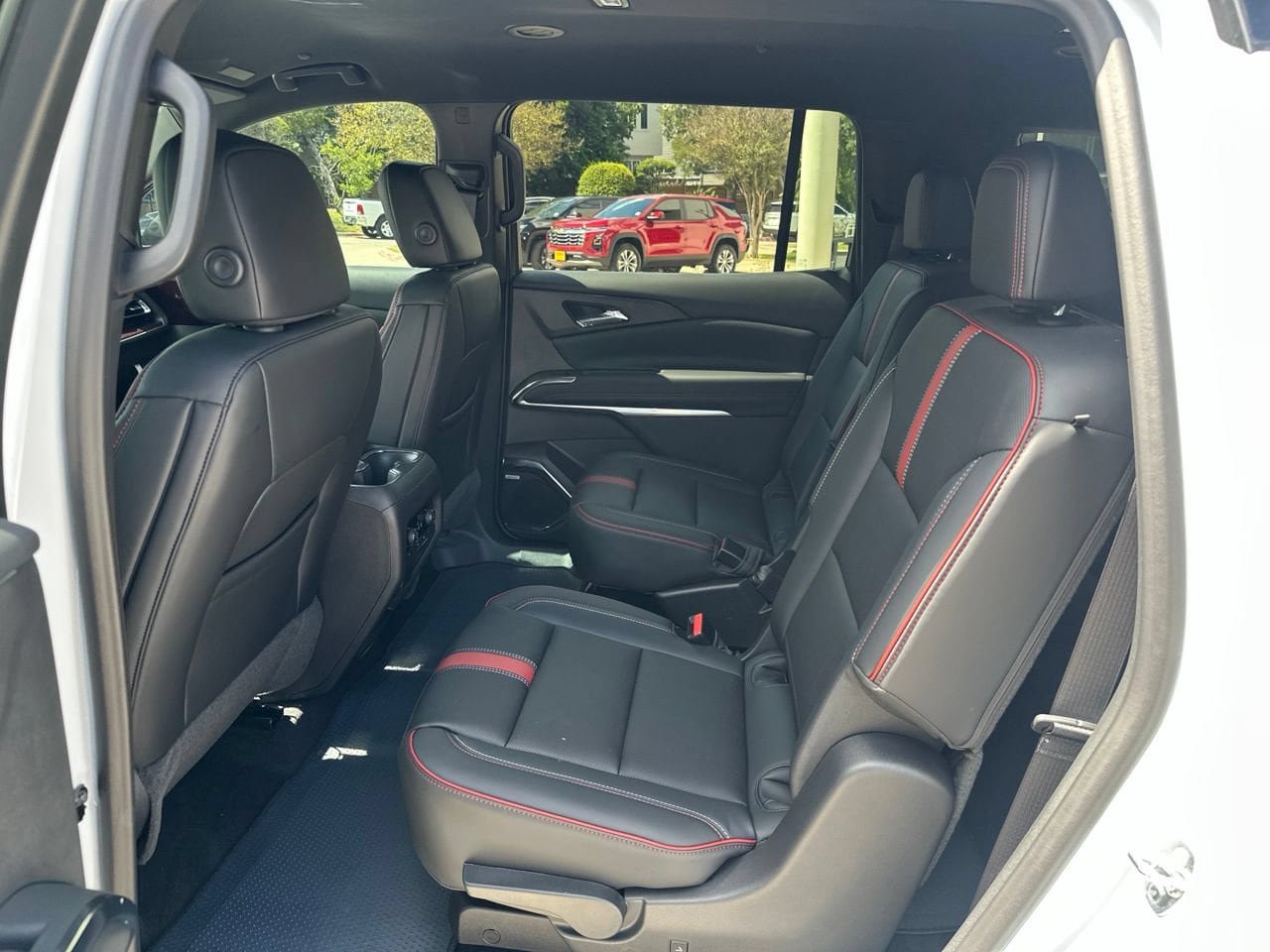 New 2027 Chevrolet Traverse RS FWD image 23