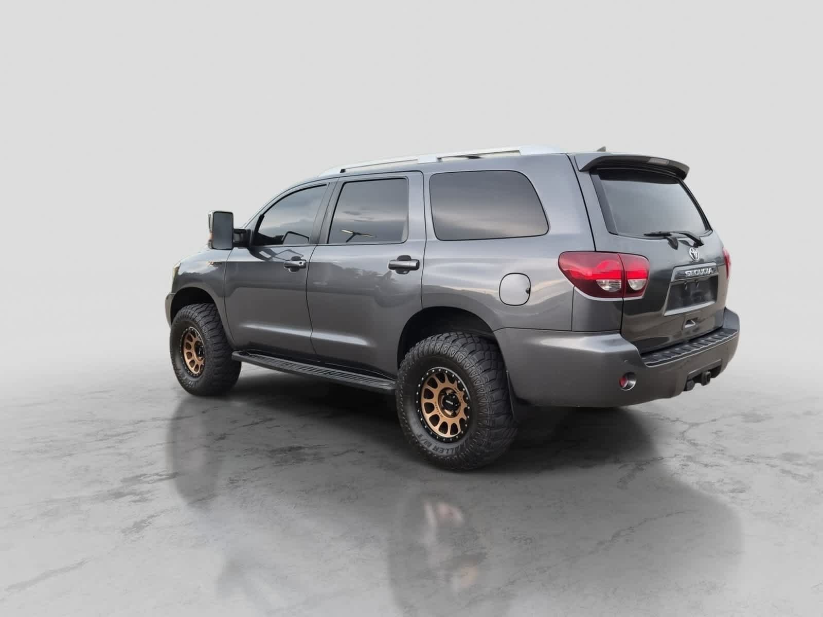 Used 2019 Toyota Sequoia SR5 AWD/4WD image 6