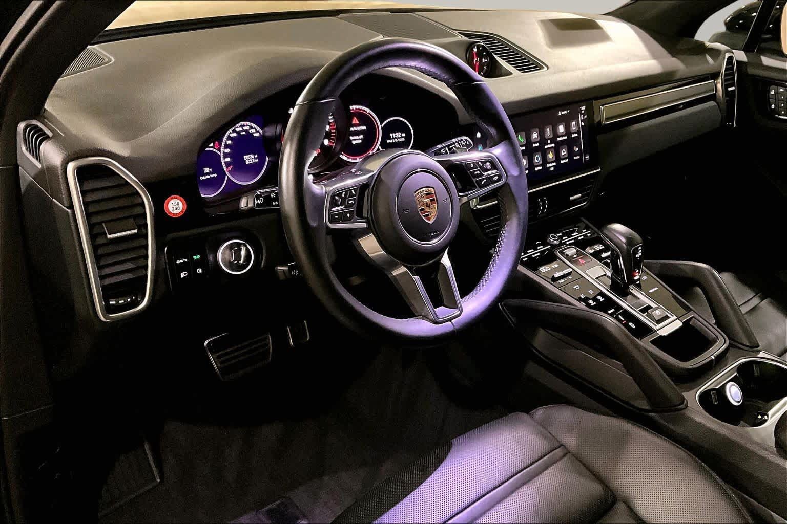 Used 2023 Porsche Cayenne S Platinum AWD/4WD image 17