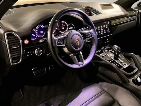 Used 2023 Porsche Cayenne S Platinum AWD/4WD image 17