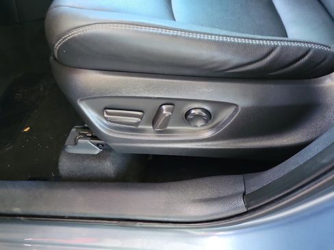 Used 2024 Toyota Corolla Cross XLE image 14