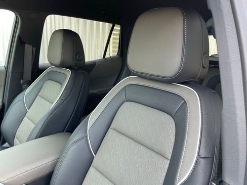 New 2026 Chevrolet Equinox LT w/ Convenience Package II FWD image 24