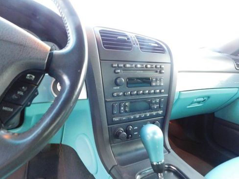 Used 2002 Ford Thunderbird Deluxe image 13