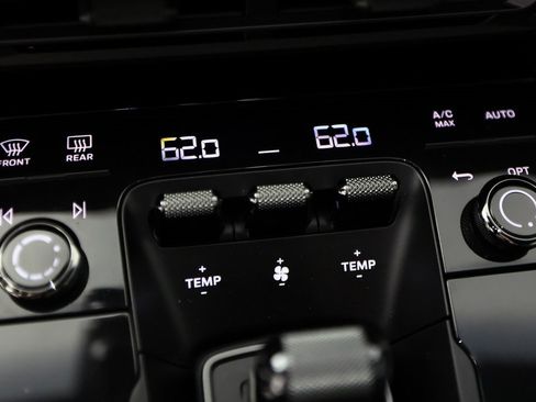 Used 2020 Porsche 911 Carrera image 28