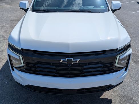 Used 2026 Chevrolet Suburban RST w/ Comfort Package AWD/4WD image 12