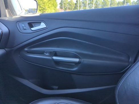 Used 2017 Ford Escape Titanium FWD image 21