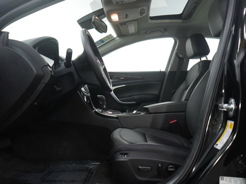 Used 2017 Buick Regal Premium w/ Driver Confidence Package #1 image 21