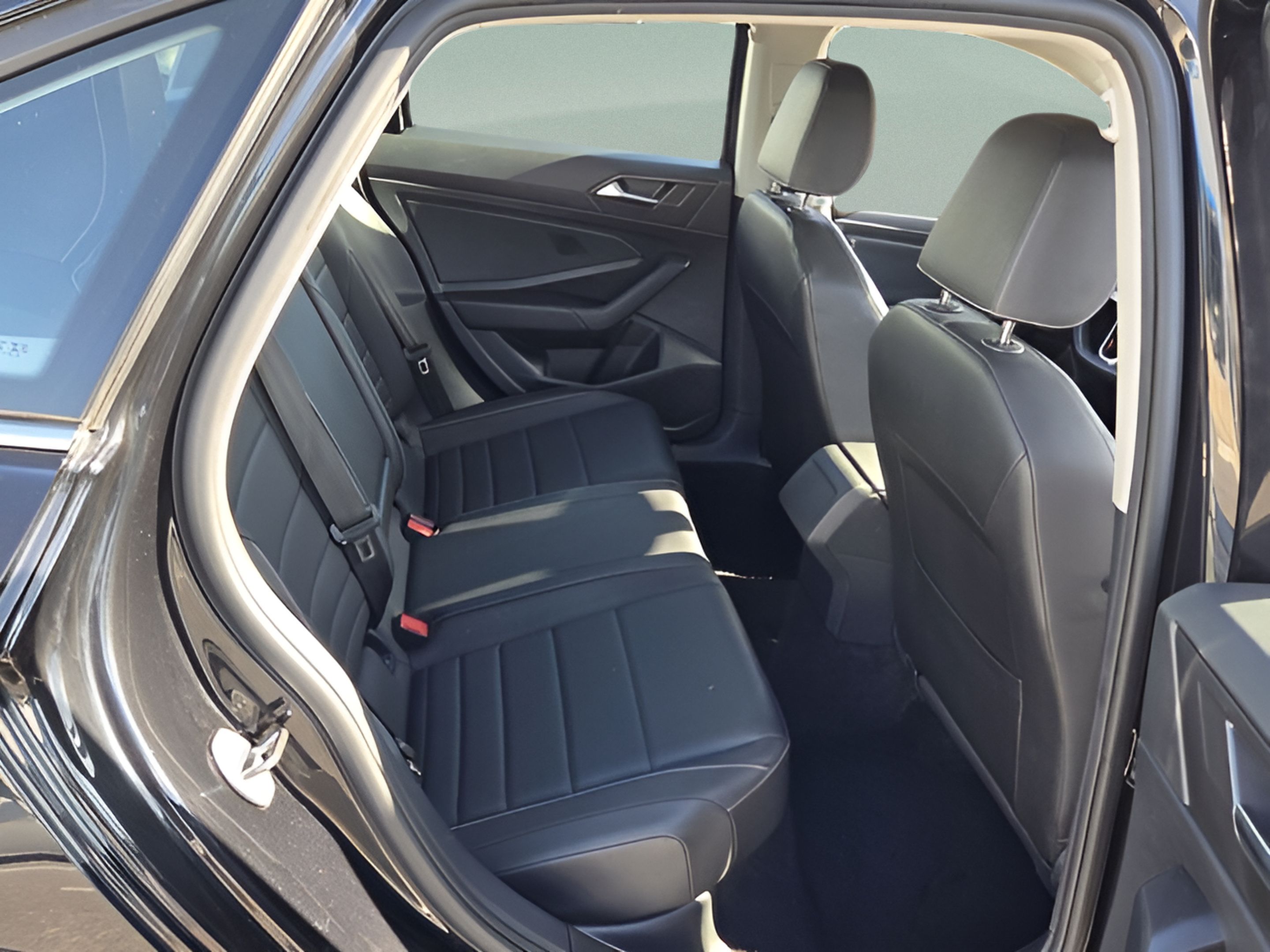 Used 2024 Volkswagen Jetta SE FWD image 14