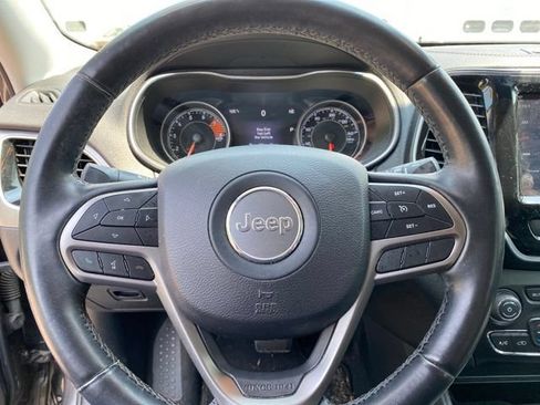 Used 2019 Jeep Cherokee Limited AWD/4WD image 16