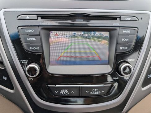 Used 2015 Hyundai Elantra SE w/ Option Group 02 FWD image 16