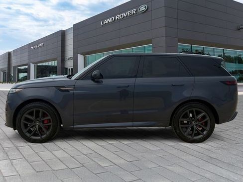 Used 2024 Land Rover Range Rover Sport Dynamic SE AWD/4WD image 2