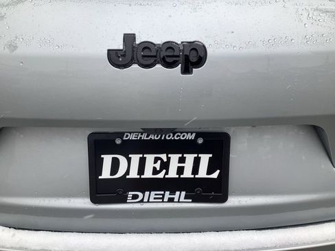 New 2025 Jeep Grand Cherokee L Altitude AWD/4WD image 11