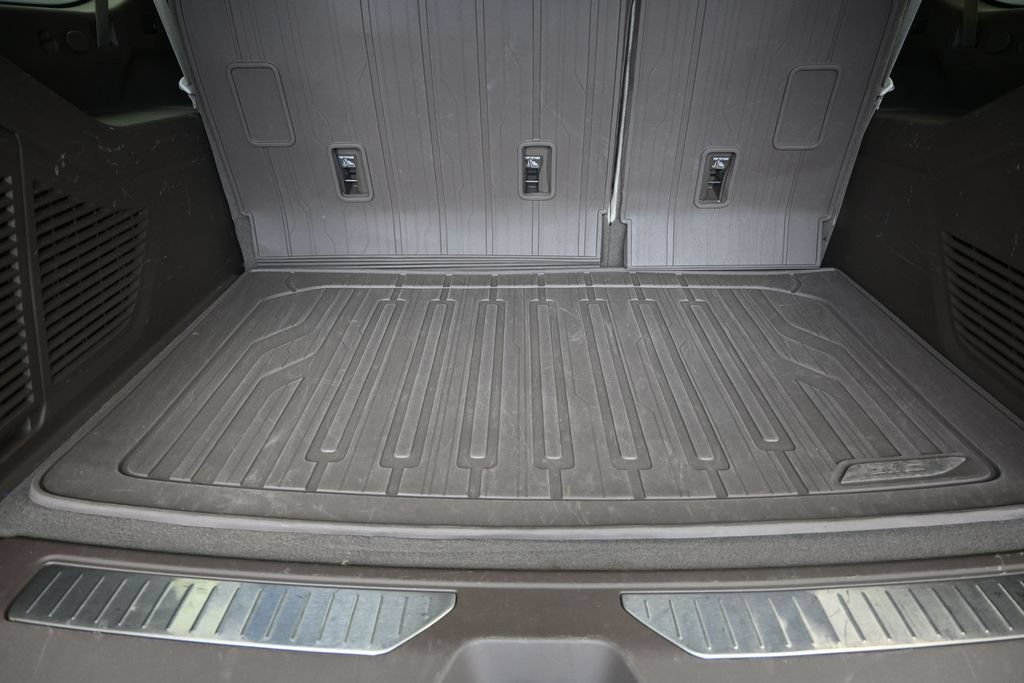Used 2023 GMC Yukon XL Denali w/ LPO, Floor Liner Package RWD image 20