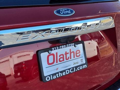 Used 2022 Ford Explorer Limited w/ Equipment Group 301A image 21