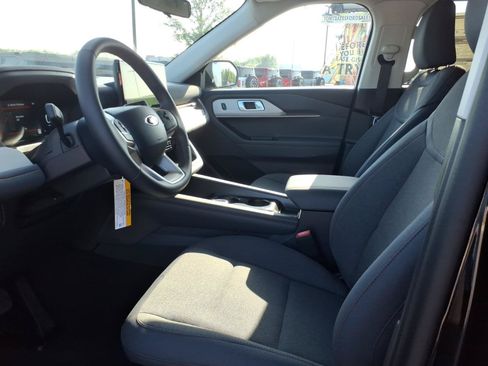 New 2026 Ford Explorer Active RWD image 10