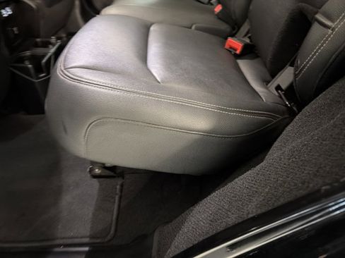 Used 2021 Jeep Wrangler Unlimited Sahara w/ Uconnect 4C Nav & Sound Group AWD/4WD image 22