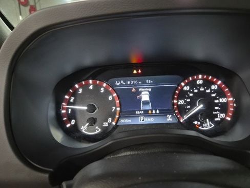 Used 2025 Nissan Frontier PRO-4X image 24