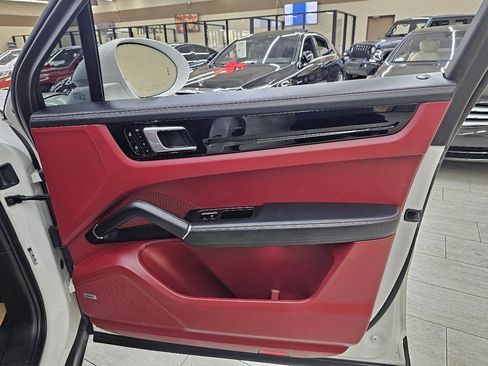 Used 2020 Porsche Cayenne E-Hybrid image 39