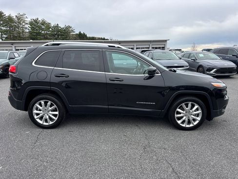 Used 2016 Jeep Cherokee Limited w/ Technology Group image 8