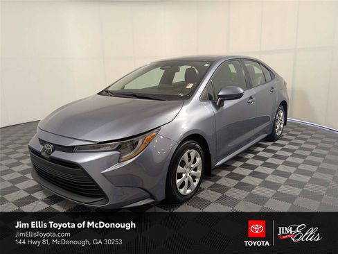 Used 2025 Toyota Corolla LE FWD image 1
