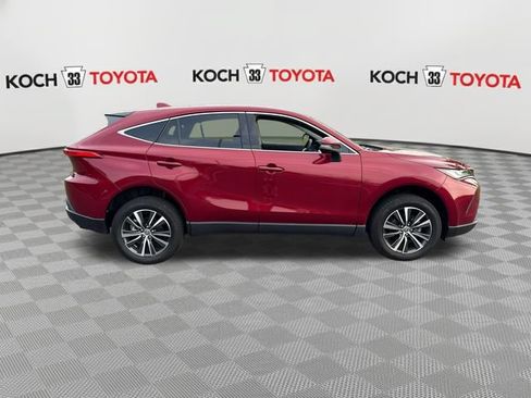 Used 2024 Toyota Venza LE AWD/4WD image 9