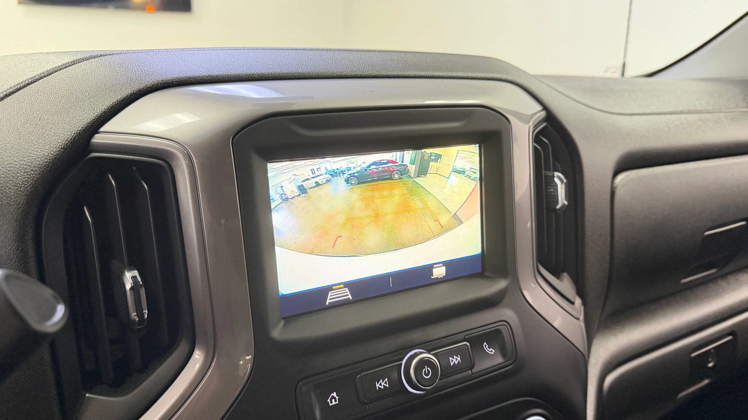 Used 2022 Chevrolet Silverado 1500 Custom AWD/4WD image 31