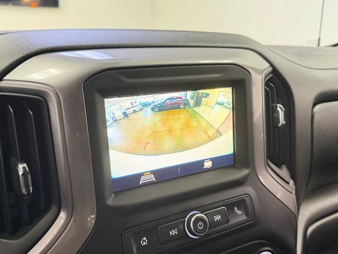 Used 2022 Chevrolet Silverado 1500 Custom AWD/4WD image 31