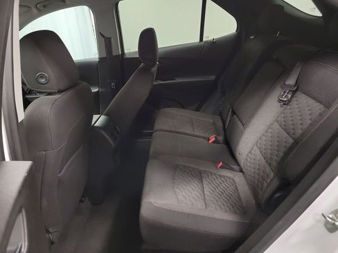 Used 2018 Chevrolet Equinox LT image 23