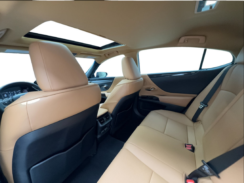 Used 2024 Lexus ES 350 w/ Accessory Package (Z1) FWD image 27