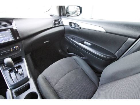 Used 2019 Nissan Sentra S w/ Appearance Package FWD image 11