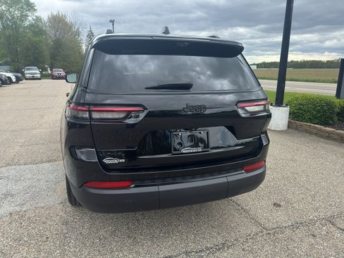 Used 2024 Jeep Grand Cherokee L Limited w/ Luxury Tech Group II AWD/4WD image 8