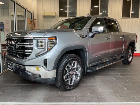 Used 2025 GMC Sierra 1500 SLT w/ SLT Premium Plus Package AWD/4WD image 2
