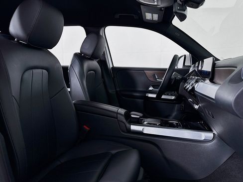 Certified 2023 Mercedes-Benz GLB 250 image 7
