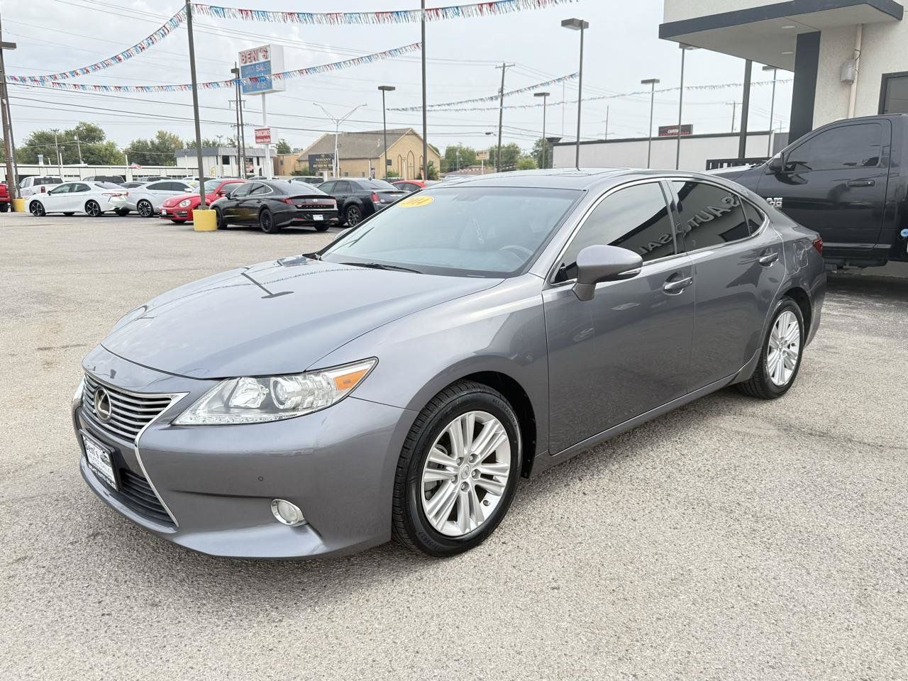 Used 2014 Lexus ES 350 w/ Premium Package FWD image 2